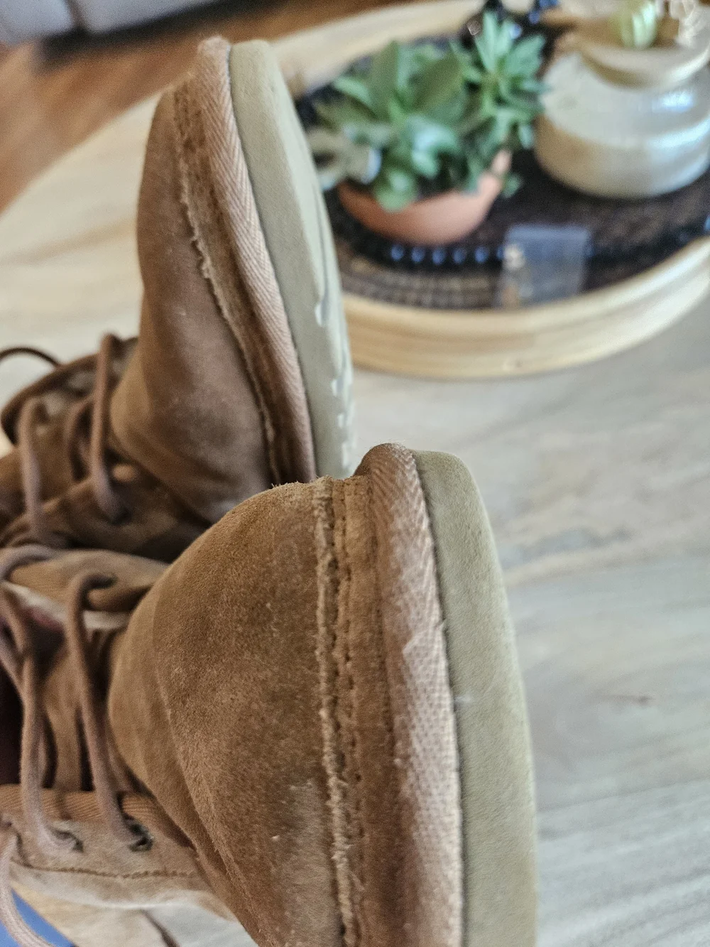 UGG Men’s Chestnut Suede Chukka Boots- Men Size 9/women 11
